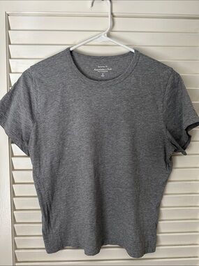 Abercrombie & Fitch Heather Gray Short Sleeve Crew Tee